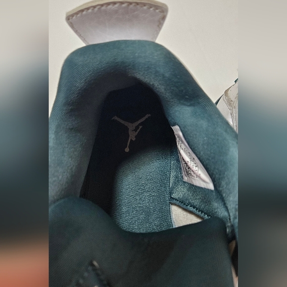 Air Jordan 4 Size 3.5 - Picture 6 of 8